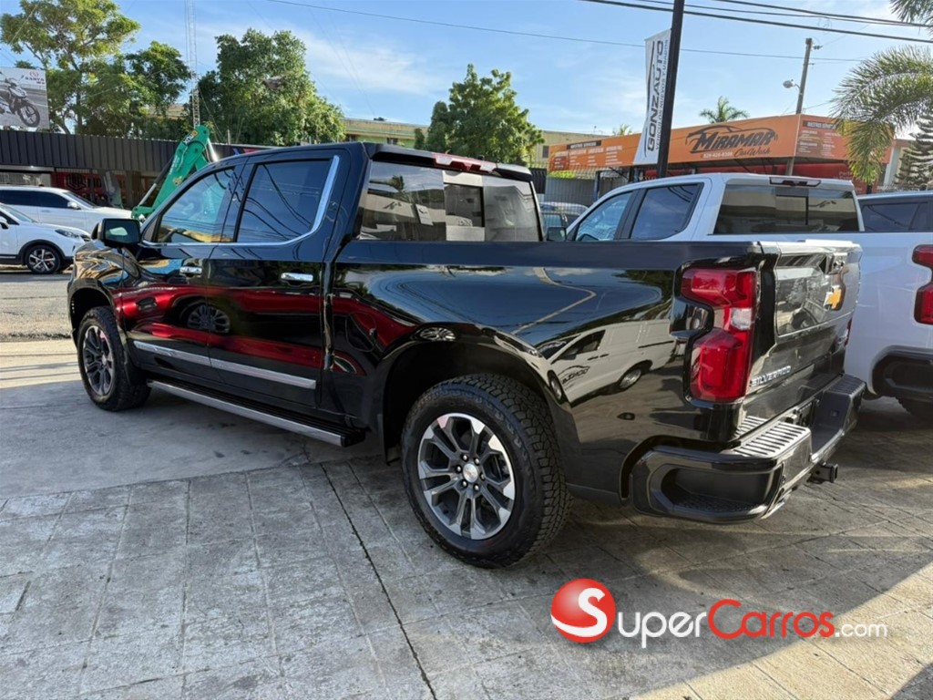 2026 Chevrolet Silverado High Country Duramax — foto 3 / 11