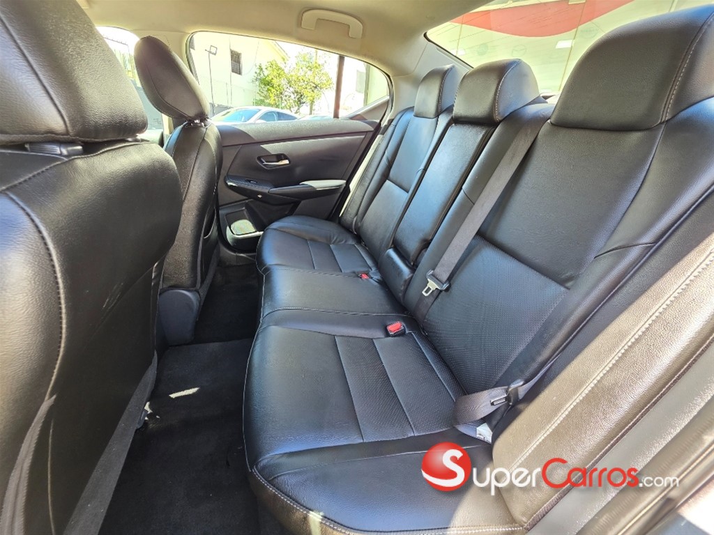2020 Nissan Sentra SV — foto 8 / 10