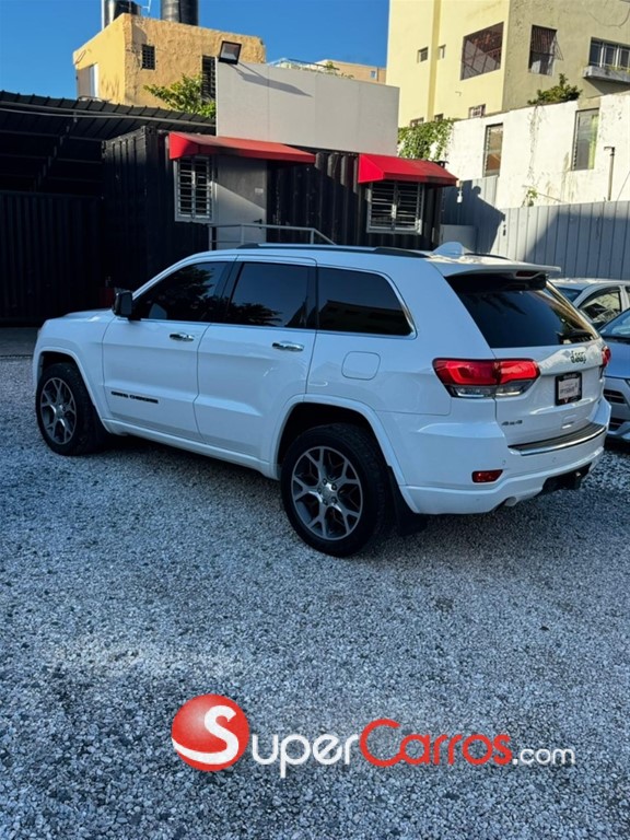 2020 Jeep Grand Cherokee Overland — foto 4 / 12