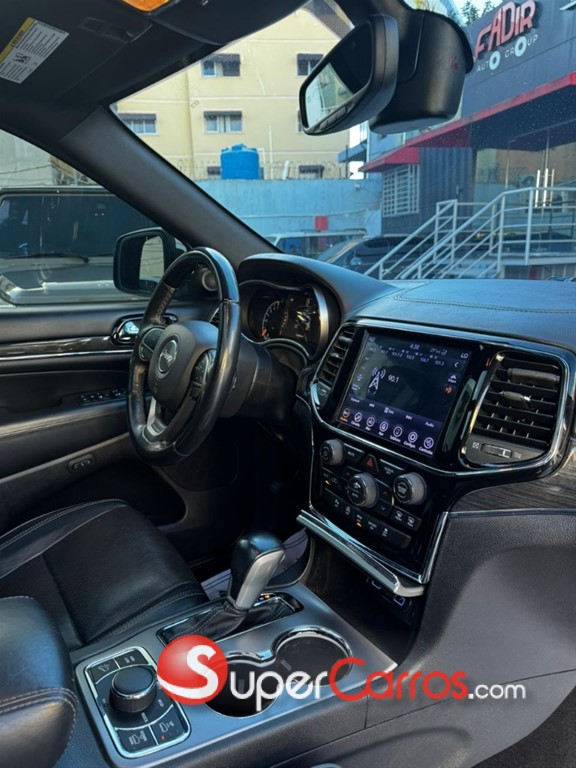 2020 Jeep Grand Cherokee Overland — foto 6 / 12