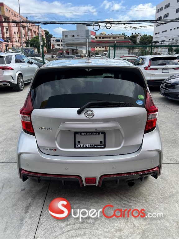 2020 Nissan Note Nismo — foto 7 / 11