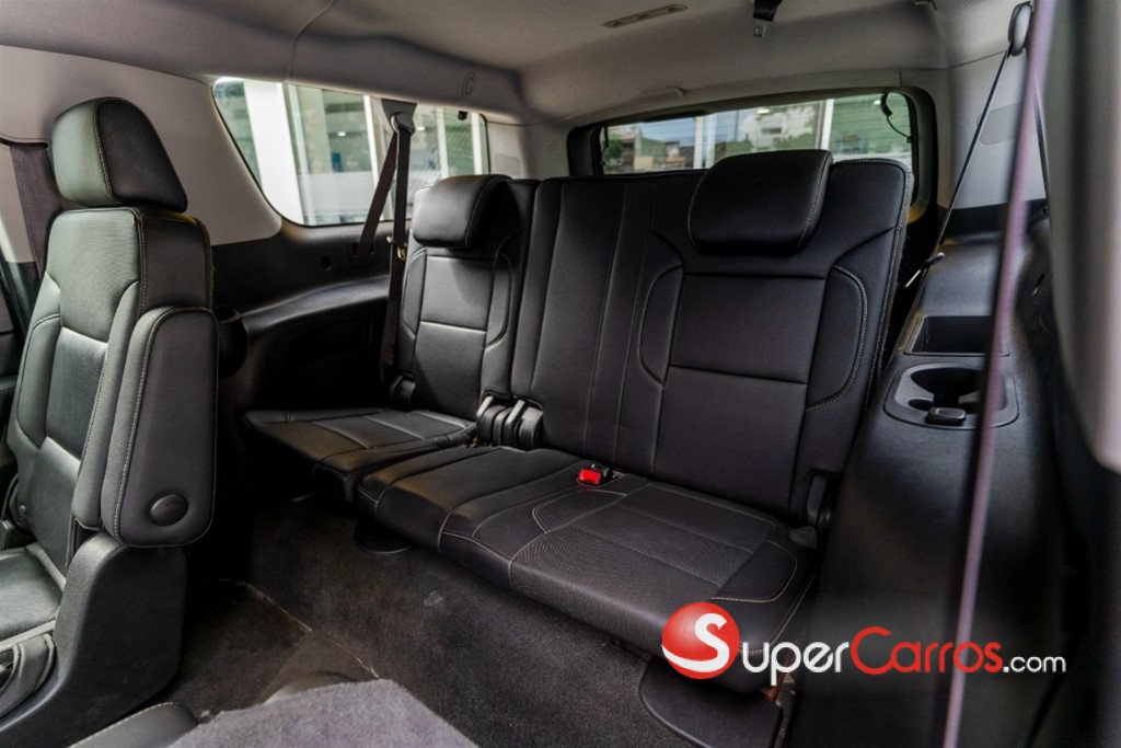 2016 Chevrolet Suburban — foto 2 / 8