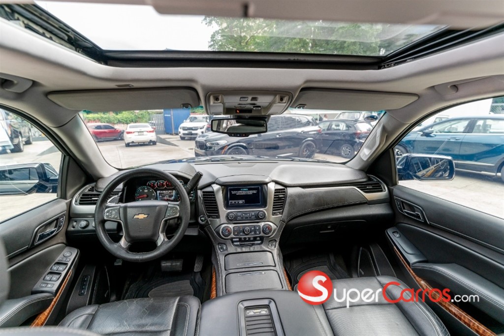 2016 Chevrolet Suburban — foto 6 / 8
