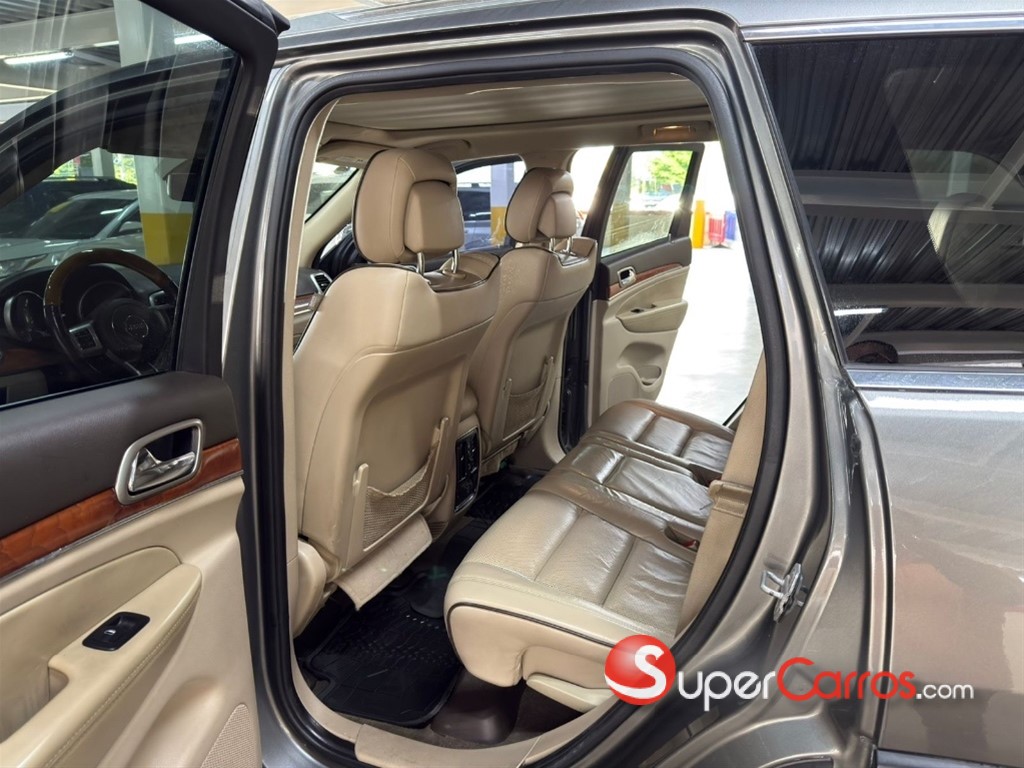 2012 Jeep Grand Cherokee Overland — foto 8 / 11