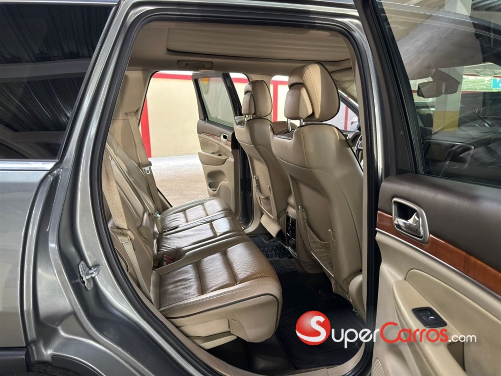 2012 Jeep Grand Cherokee Overland — foto 9 / 11