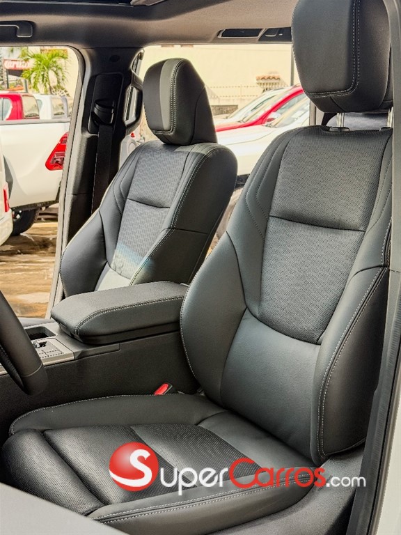 2027 Toyota Land Cruiser Prado Adventure — foto 3 / 12