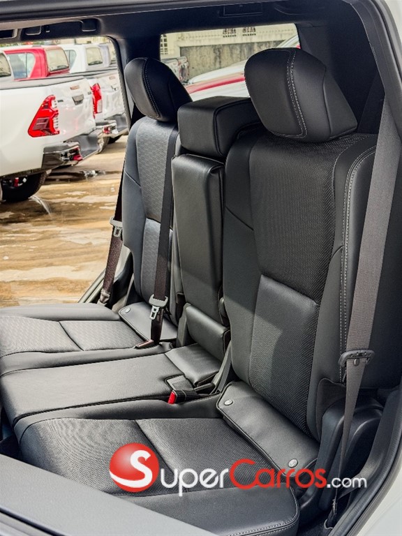 2027 Toyota Land Cruiser Prado Adventure — foto 4 / 12
