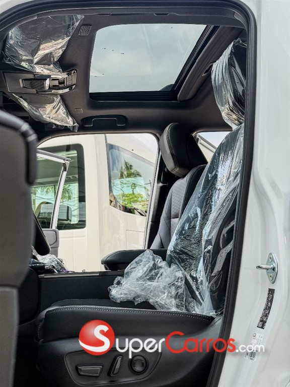 2027 Toyota Land Cruiser Prado Adventure — foto 9 / 12