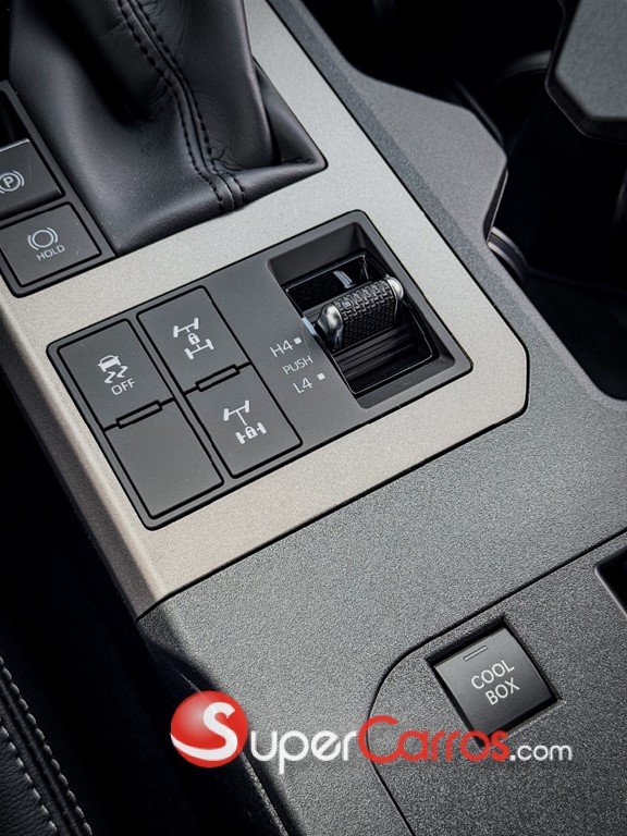 2027 Toyota Land Cruiser Prado Adventure — foto 10 / 12