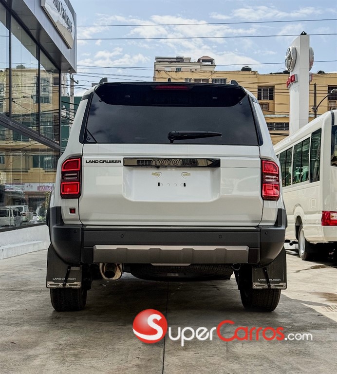 2027 Toyota Land Cruiser Prado Adventure — foto 12 / 12