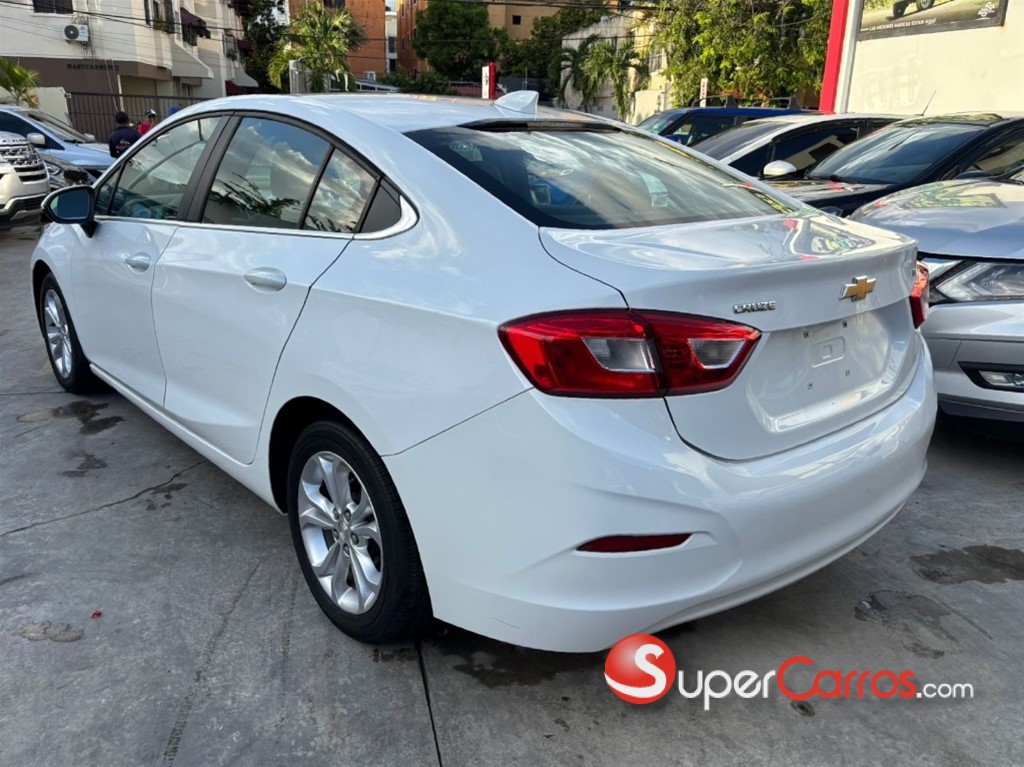 2019 Chevrolet Cruze LS — foto 4 / 10