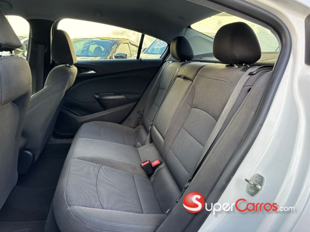 2019 Chevrolet Cruze LS — foto 5 / 10