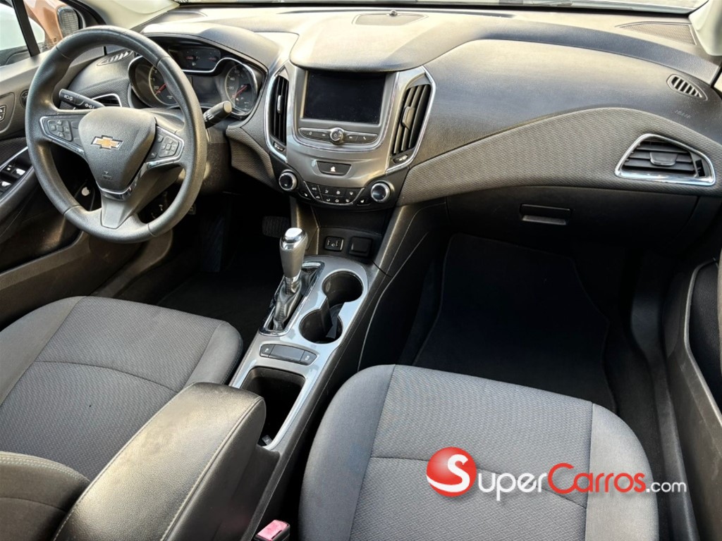 2019 Chevrolet Cruze LS — foto 6 / 10
