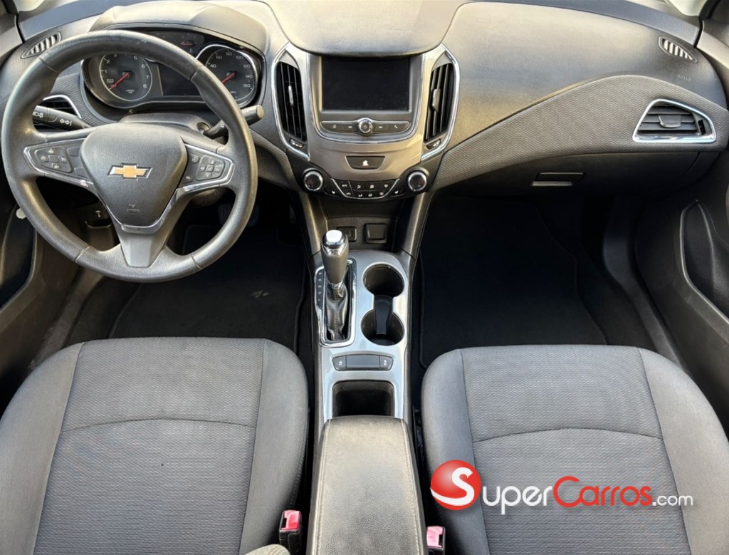 2019 Chevrolet Cruze LS — foto 8 / 10