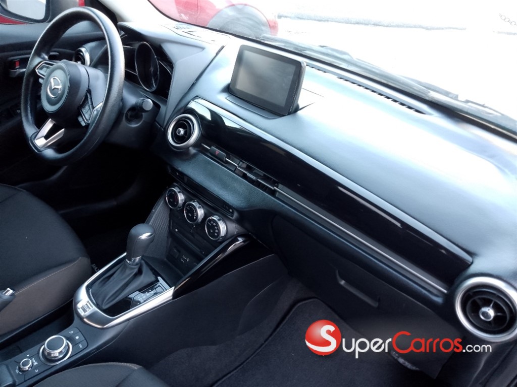 2020 Mazda 2 — foto 10 / 12