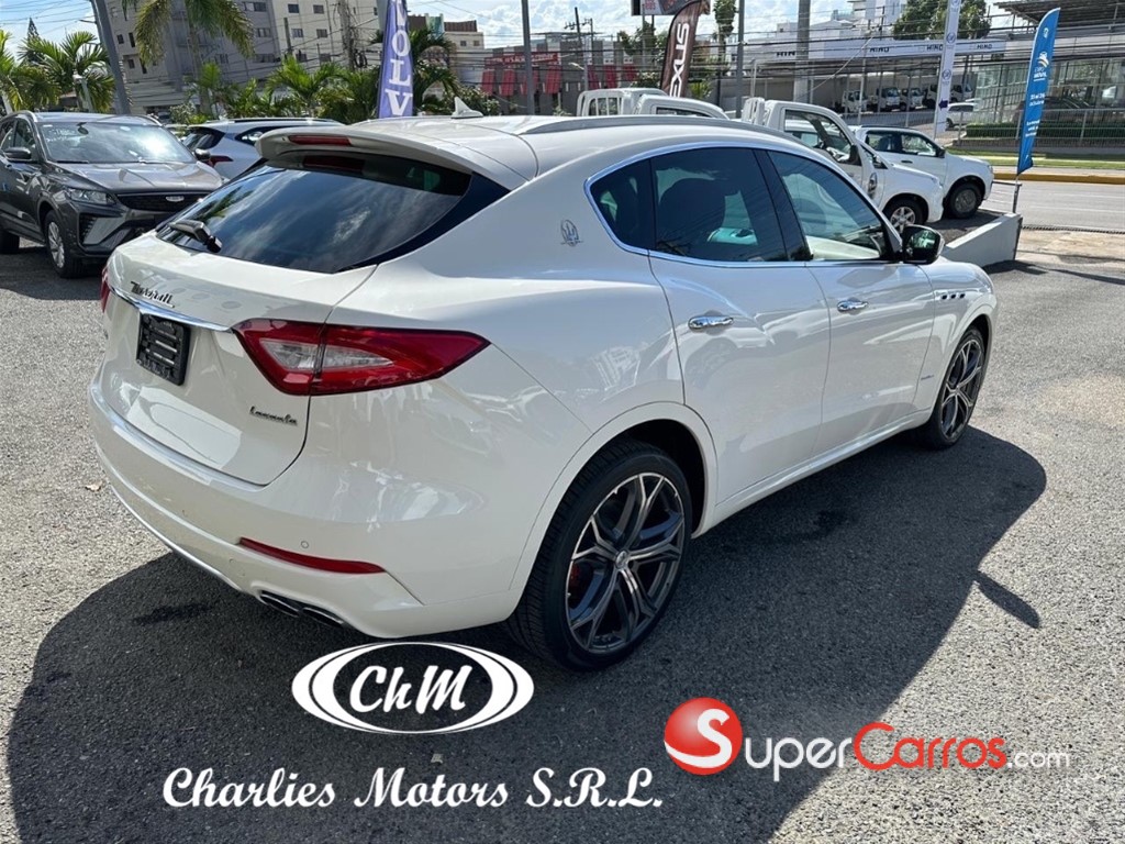 2019 Maserati Levante SQ4 — foto 4 / 9