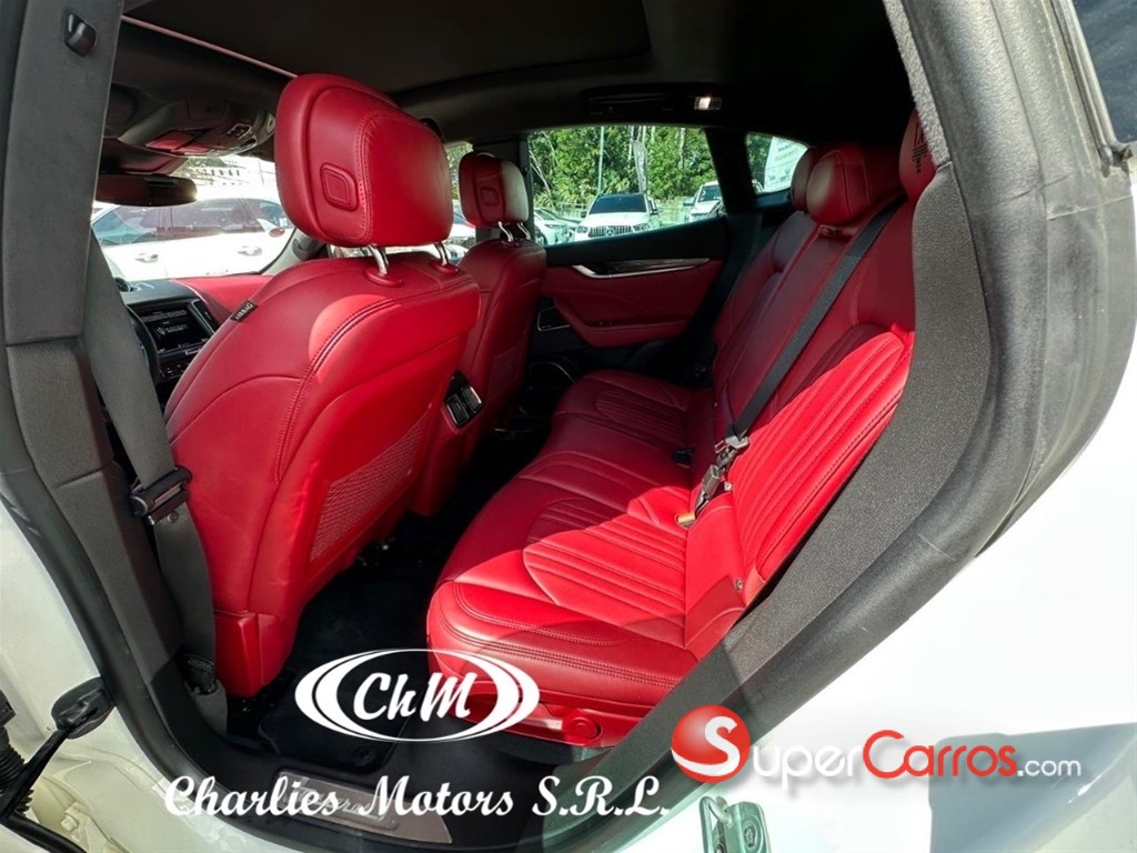 2019 Maserati Levante SQ4 — foto 6 / 9