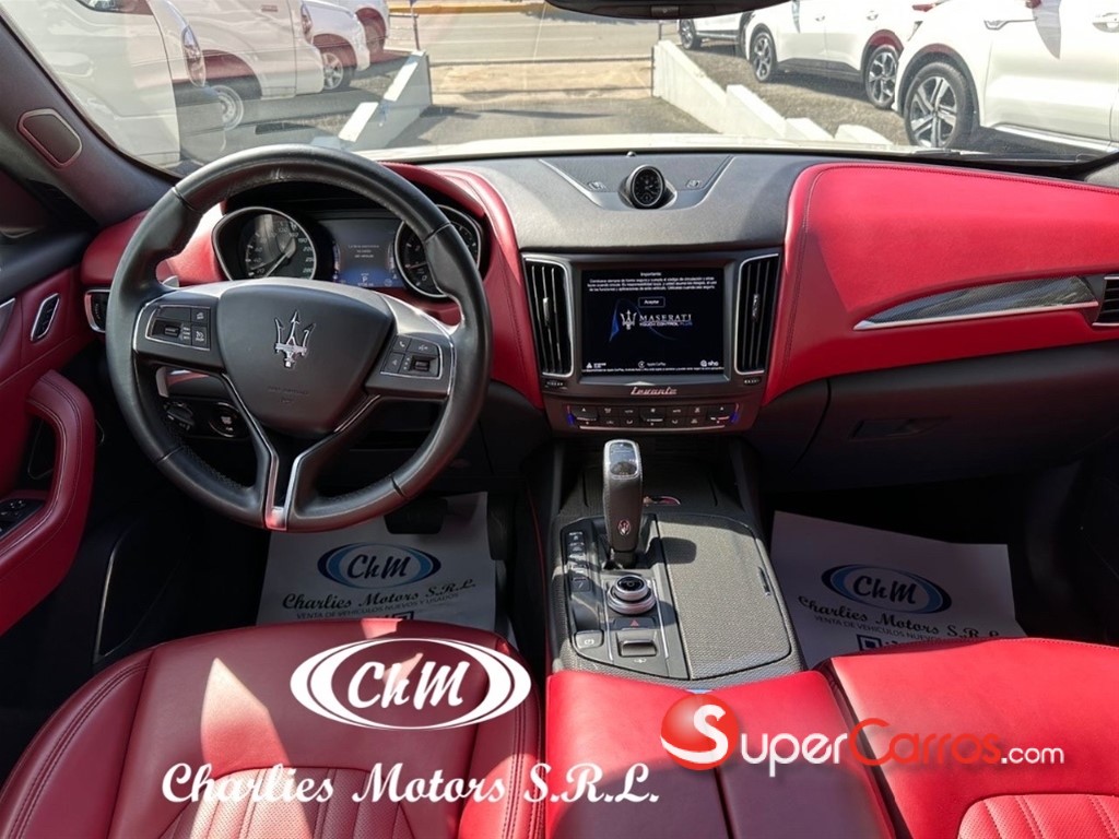2019 Maserati Levante SQ4 — foto 8 / 9