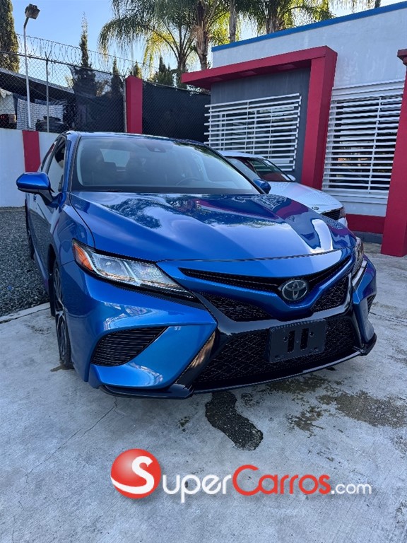 2020 Toyota Camry SE Nightshade