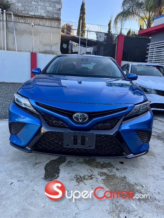 2020 Toyota Camry SE Nightshade — foto 3 / 10