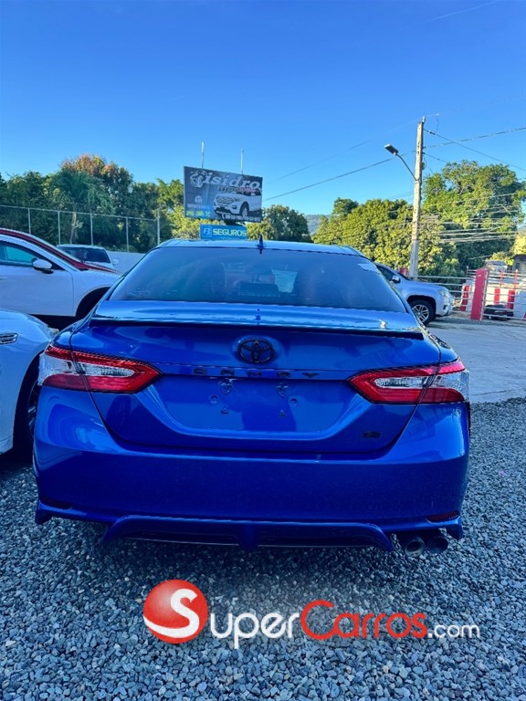 2020 Toyota Camry SE Nightshade — foto 5 / 10