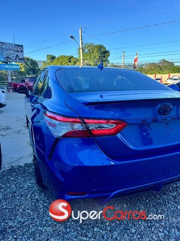 2020 Toyota Camry SE Nightshade — foto 6 / 10