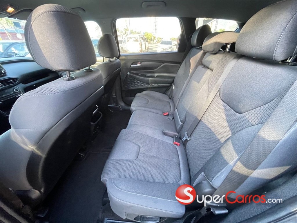 2020 Hyundai Santa Fe SE — foto 8 / 11