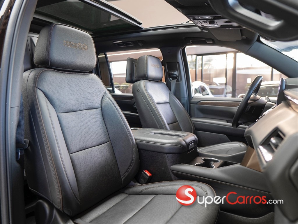 2023 Chevrolet Suburban Highcountry — foto 8 / 12
