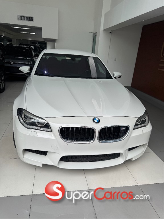 2015 BMW M 5 — foto 2 / 10