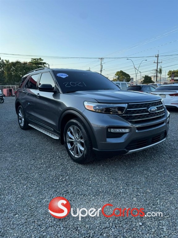 2021 Ford Explorer XLT 4WD — foto 3 / 9