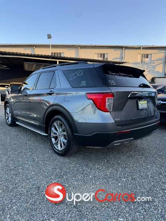 2021 Ford Explorer XLT 4WD — foto 4 / 9