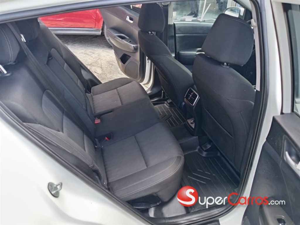 2020 Kia Sportage LX — foto 5 / 9