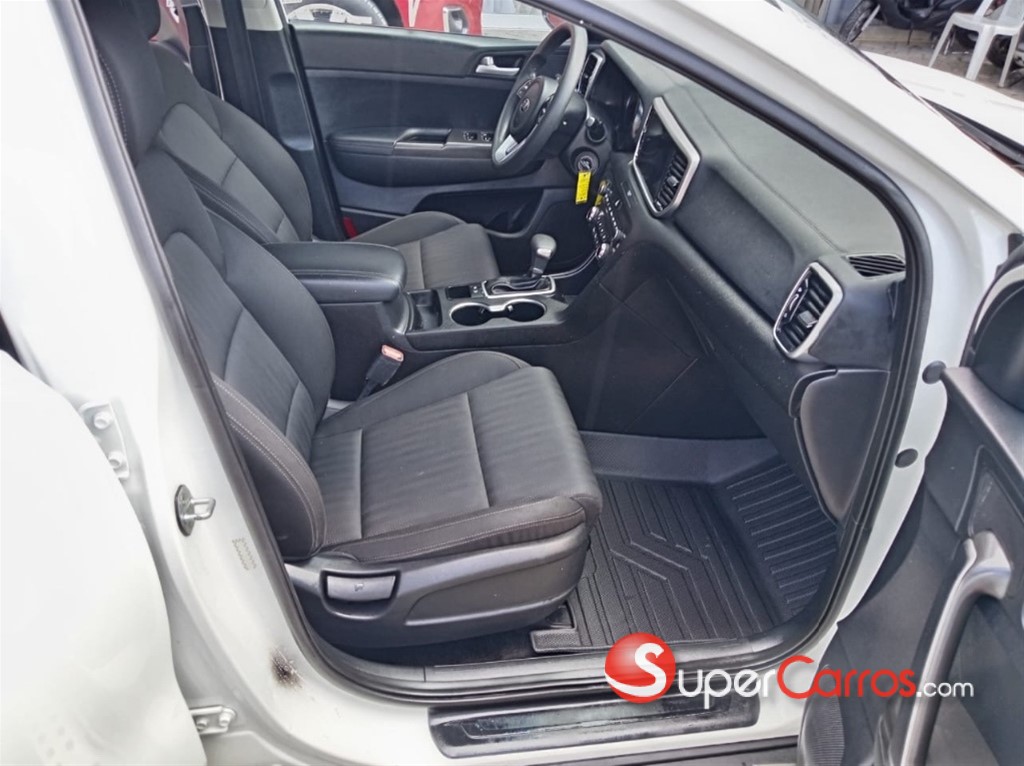 2020 Kia Sportage LX — foto 6 / 9