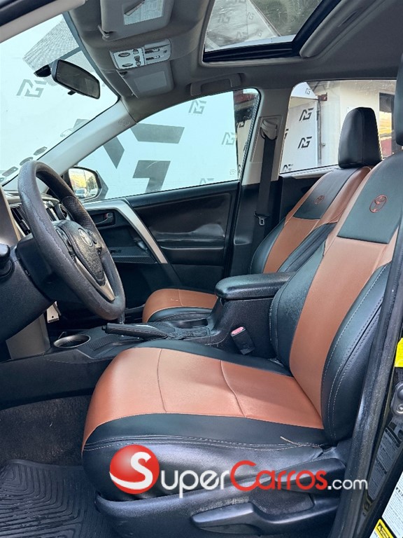 2013 Toyota RAV4 XLE — foto 8 / 11