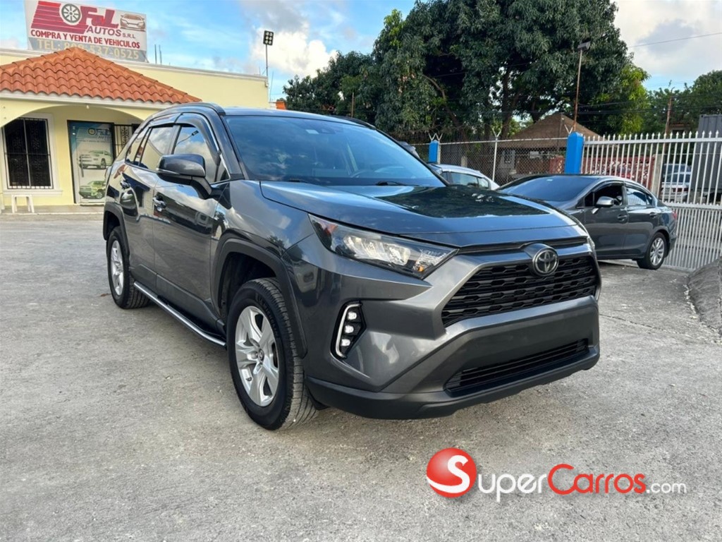 2022 Toyota RAV4 LE