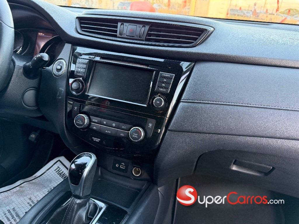 2020 Nissan Rogue SV — foto 9 / 10