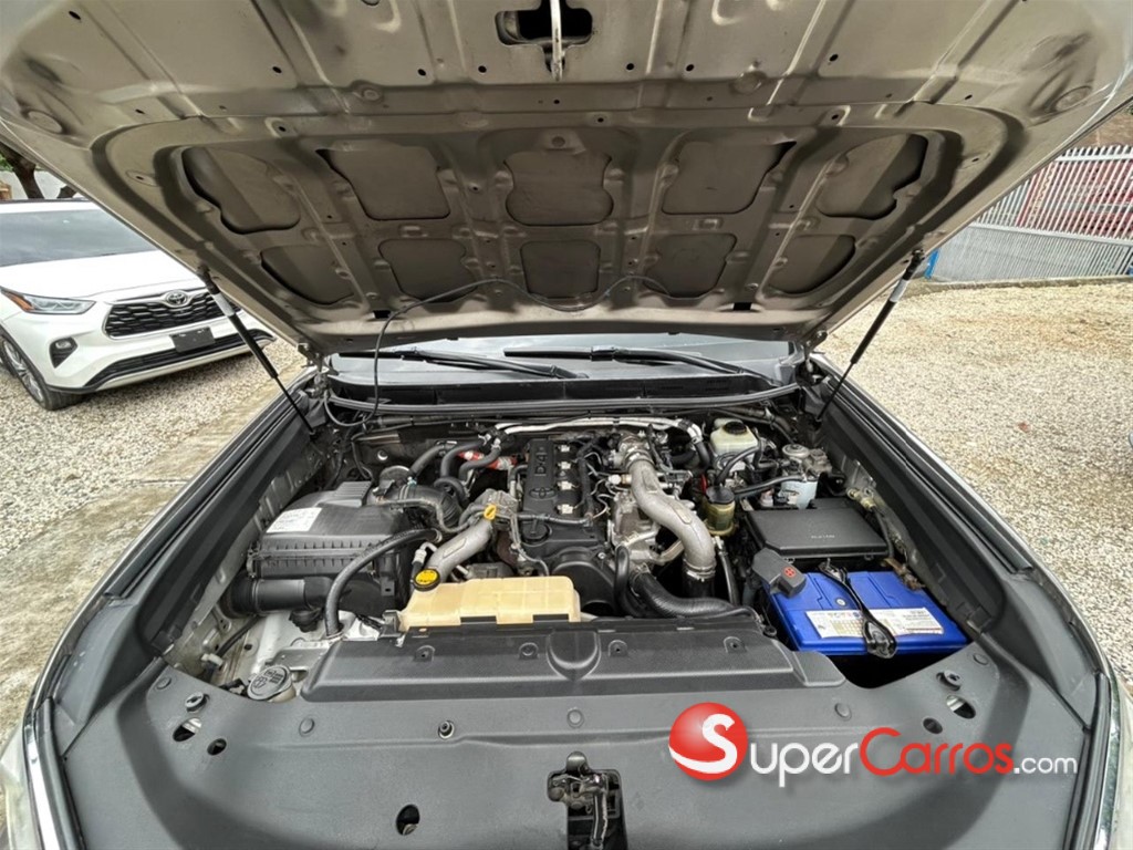2013 Toyota Land Cruiser Prado TXL — foto 8 / 12