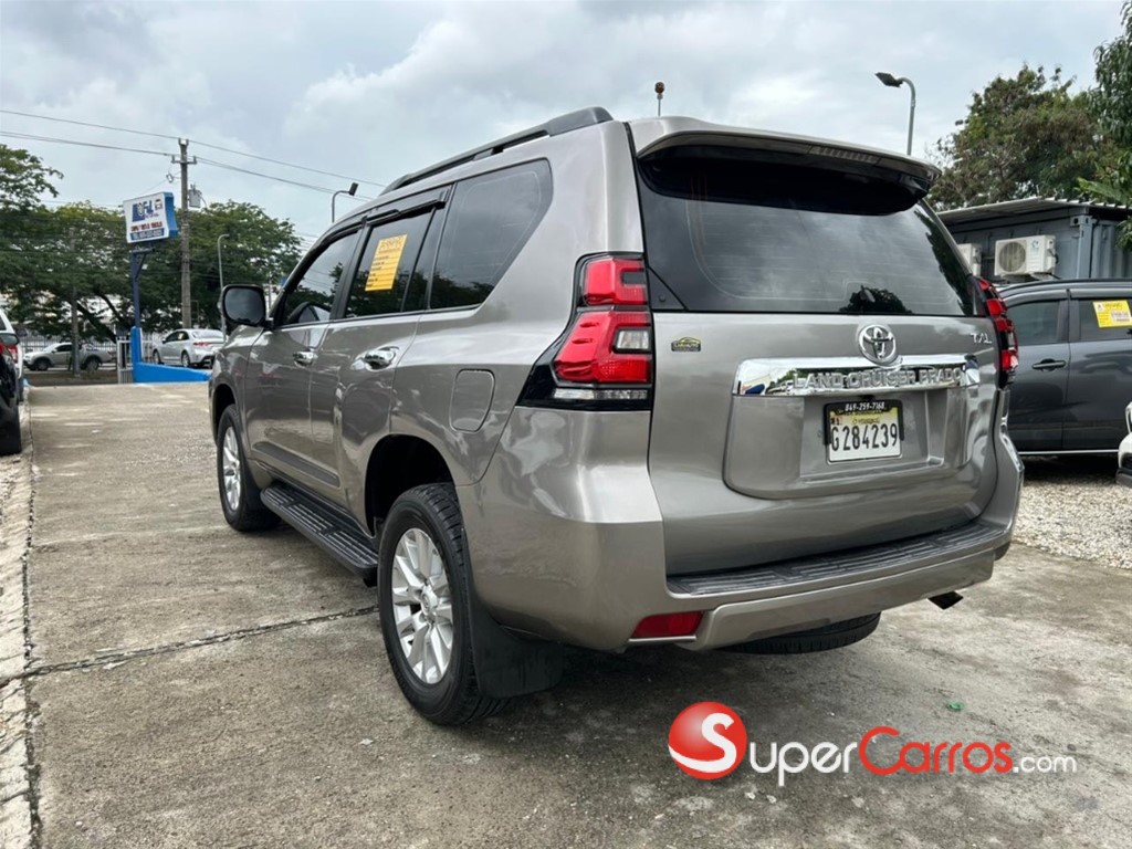 2013 Toyota Land Cruiser Prado TXL — foto 11 / 12