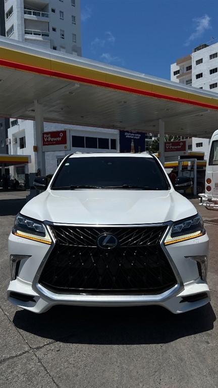 2016 Lexus LX 570 — foto 2 / 12