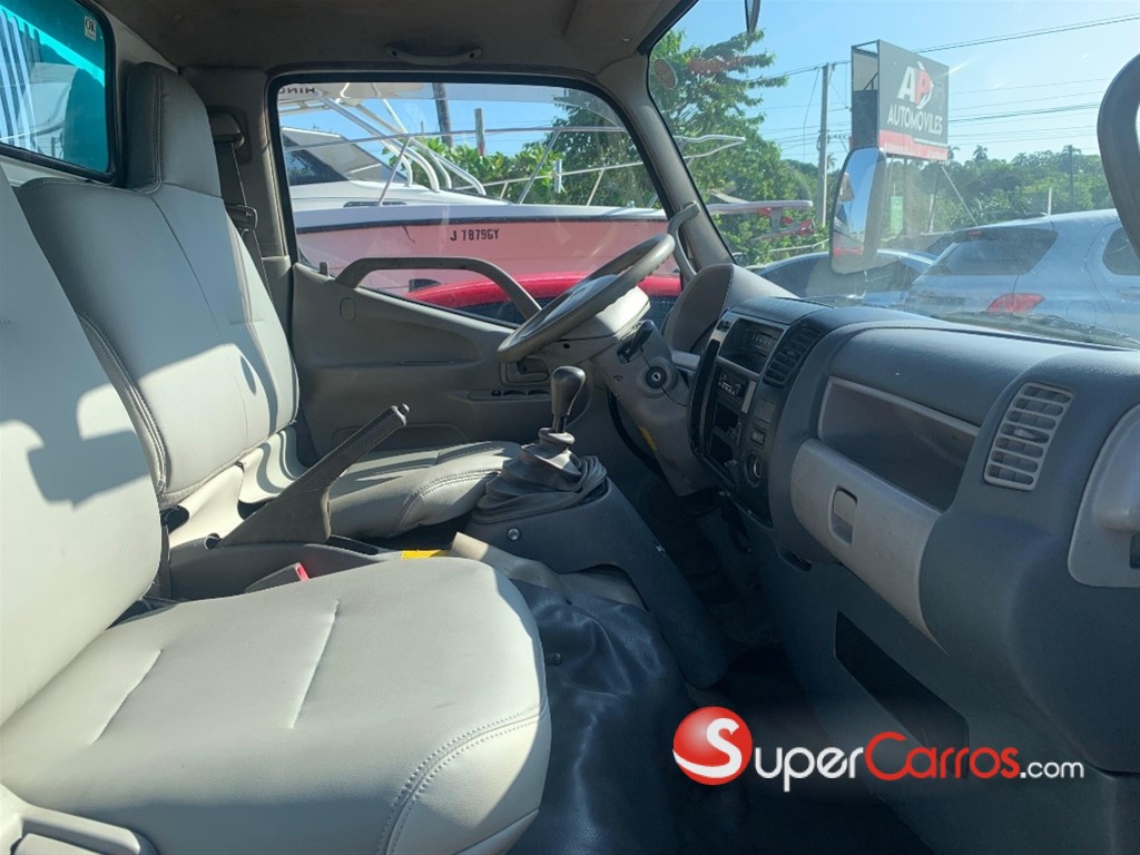 2011 Hino Volteo — foto 7 / 9