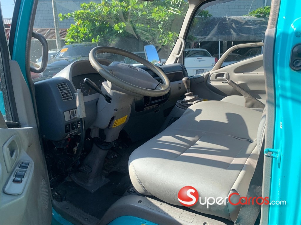 2011 Hino Volteo — foto 8 / 9