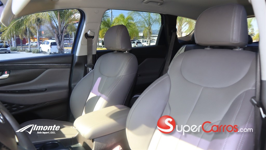2019 Hyundai Santa Fe — foto 8 / 12