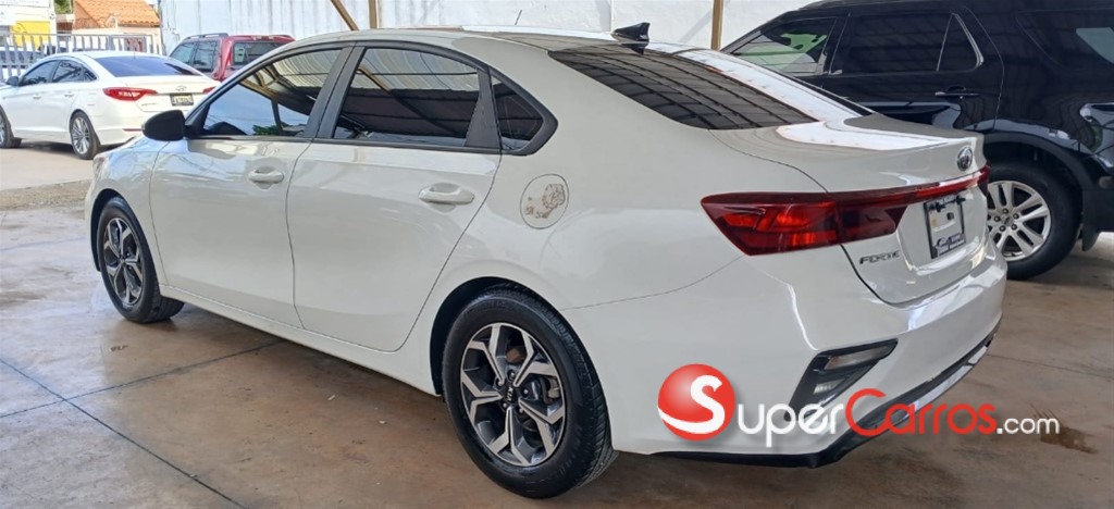 2021 Kia Forte LX — foto 5 / 12