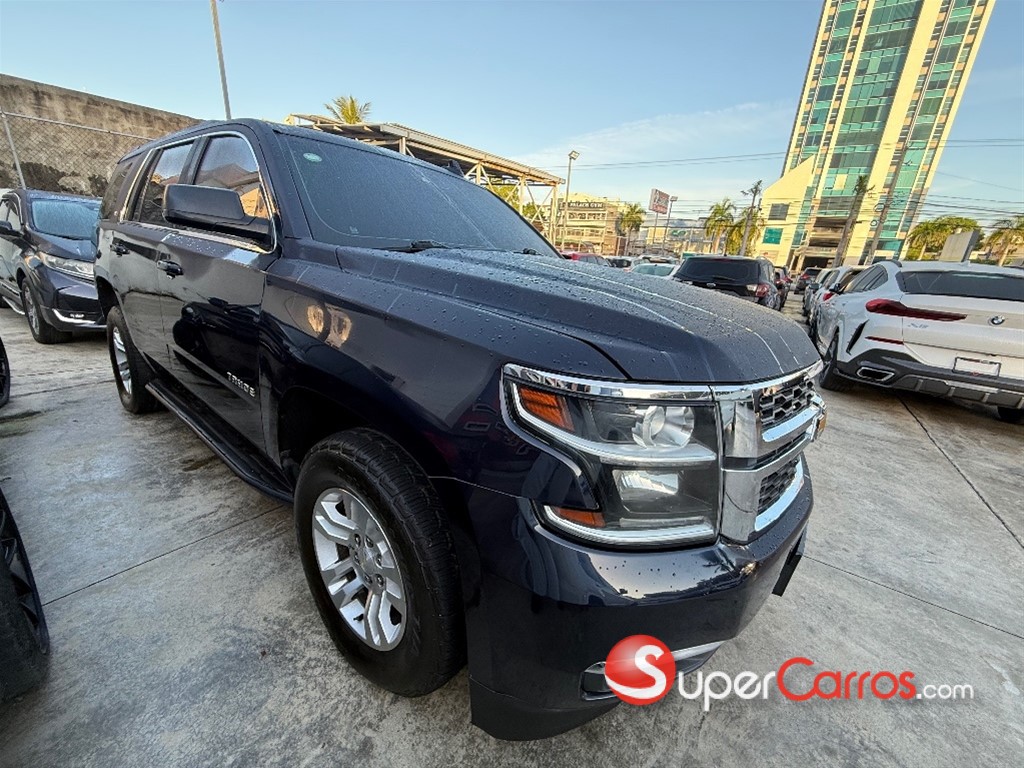 2017 Chevrolet Tahoe LT — foto 2 / 8