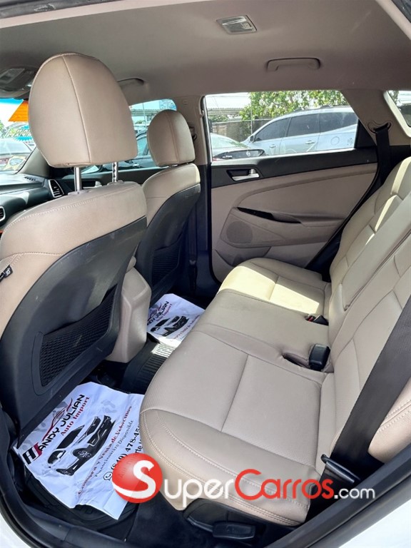 2021 Hyundai Tucson SE — foto 10 / 12