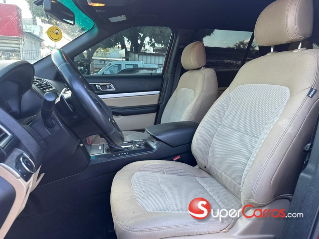 2016 Ford Explorer XLT 4WD — foto 4 / 12