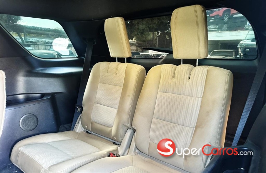 2016 Ford Explorer XLT 4WD — foto 6 / 12