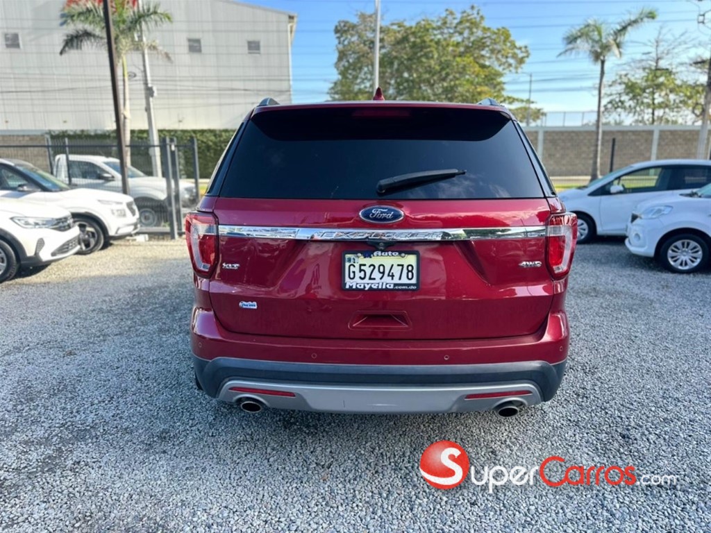 2016 Ford Explorer XLT 4WD — foto 12 / 12