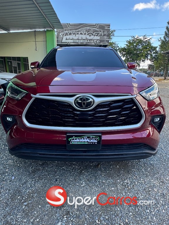 2021 Toyota Highlander XLE — foto 2 / 8