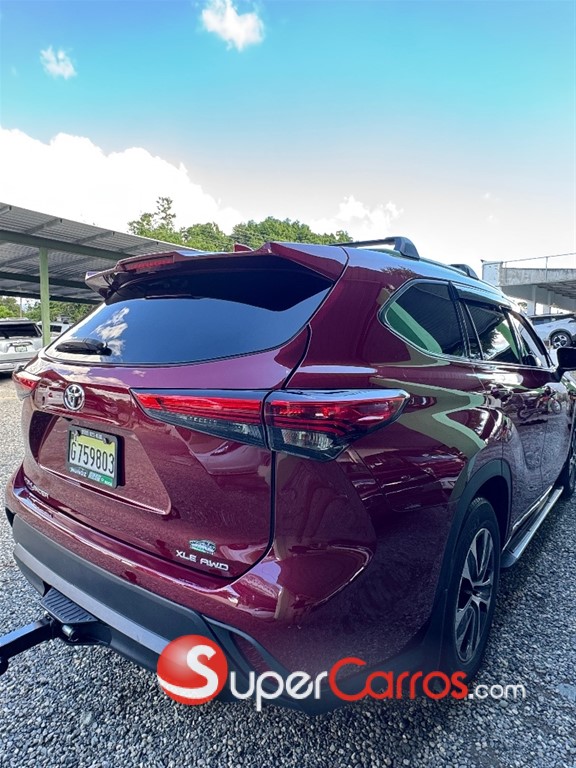 2021 Toyota Highlander XLE — foto 4 / 8